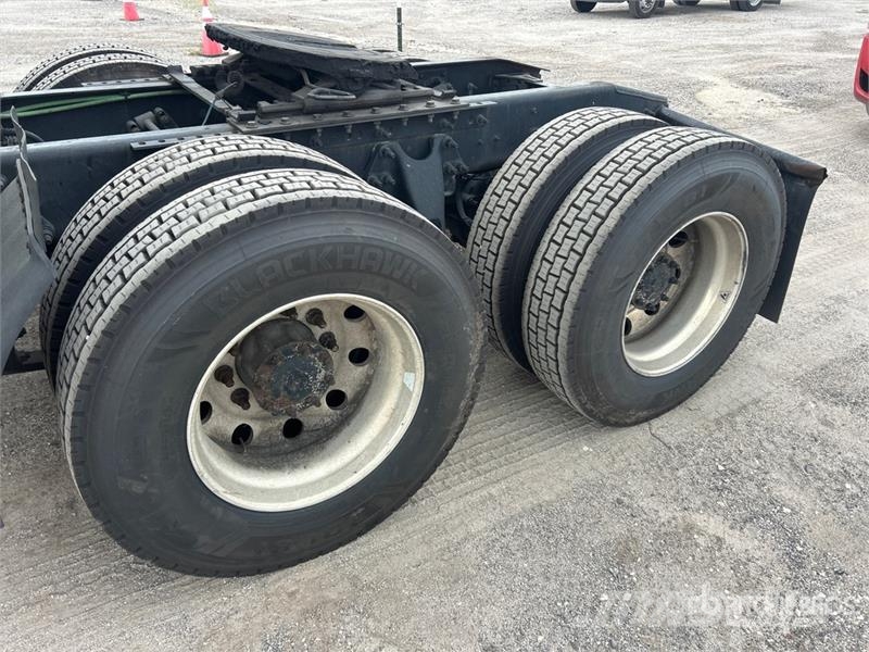 International LT625 Тягачі