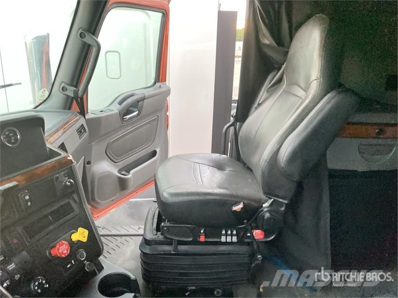 International LT625 Camiones tractor