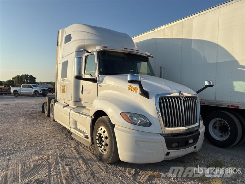 International LT625 트랙터 유닛
