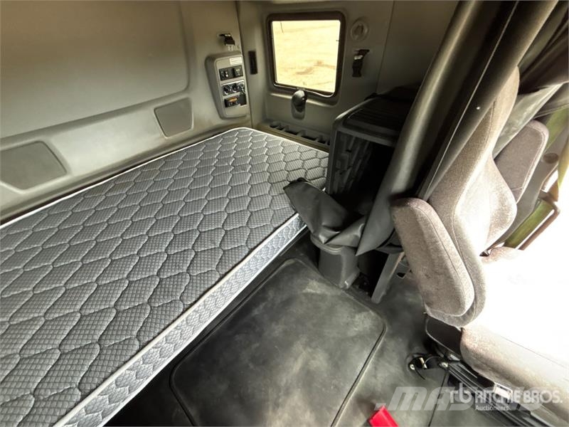 International LT625 트랙터 유닛