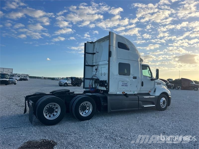 International LT625 Седельные тягачи