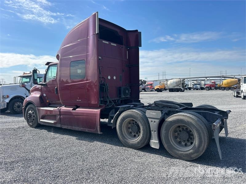 International LT625 Truck Tractor Units