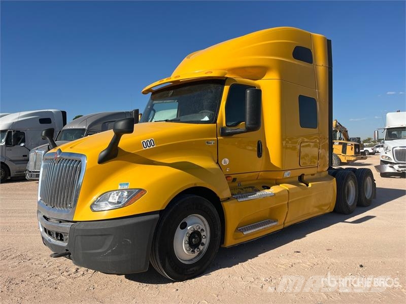 International LT625 Седельные тягачи