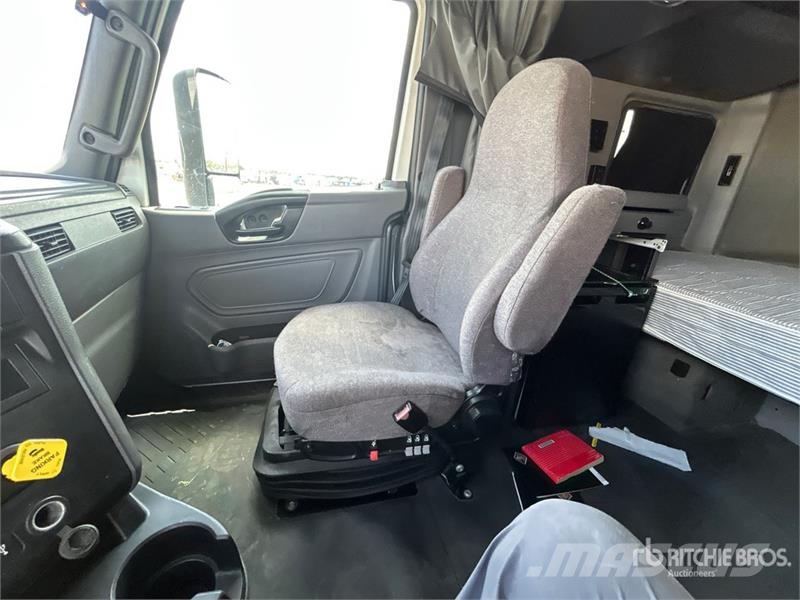 International LT625 트랙터 유닛