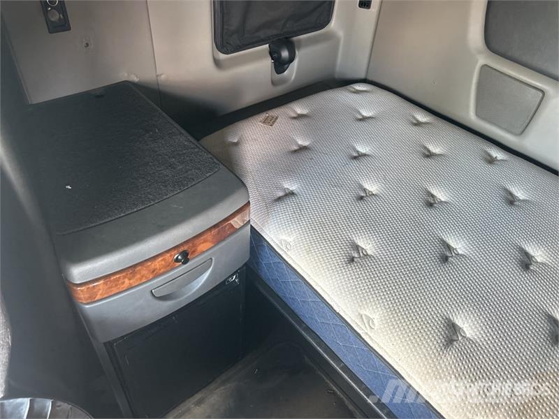 International LT625 트랙터 유닛