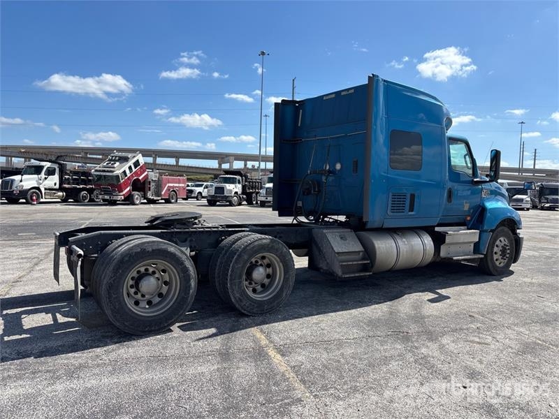 International LT625 Truck Tractor Units
