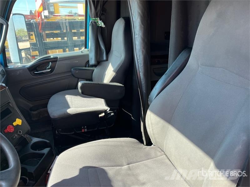 International LT625 Седельные тягачи
