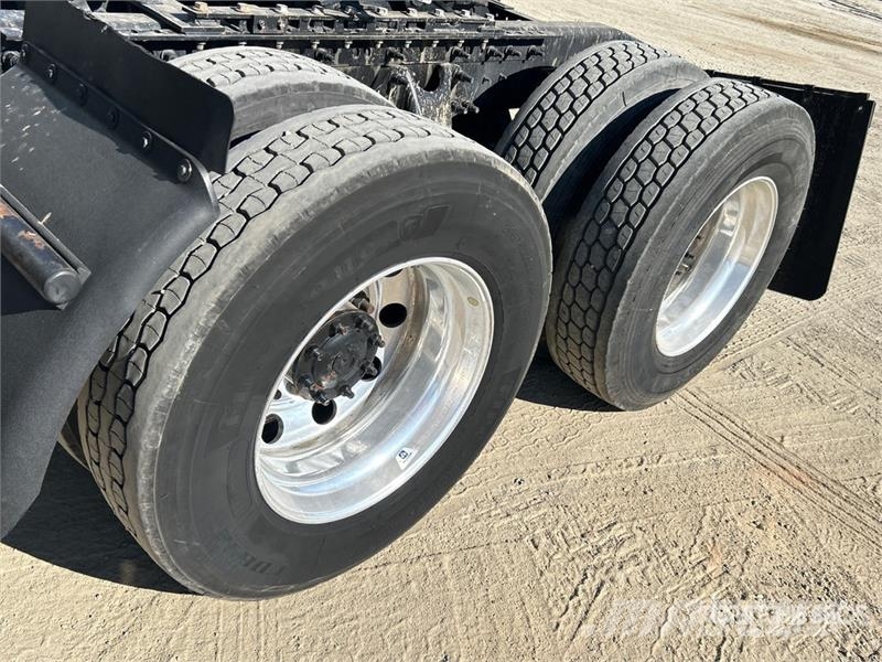 International LT625 Седельные тягачи