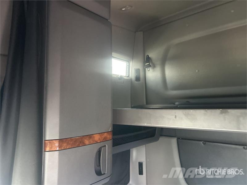 International LT625 트랙터 유닛