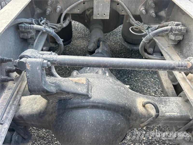 International LT625 Truck Tractor Units