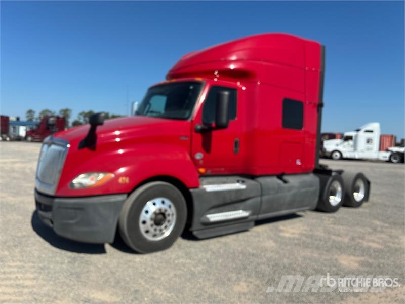 International LT625 Седельные тягачи