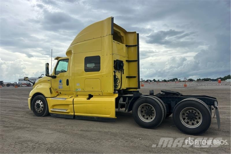 International LT625 Тягачі