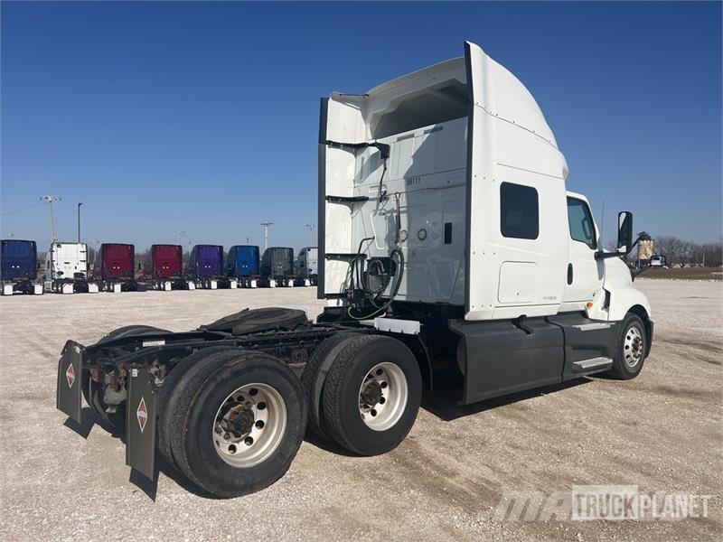 International LT625 트랙터 유닛
