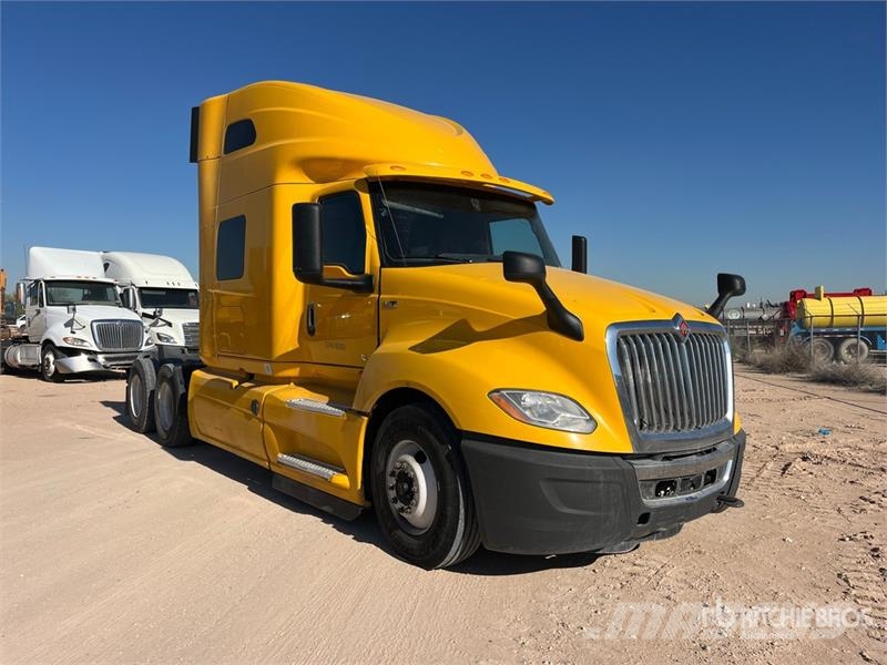 International LT625 Седельные тягачи