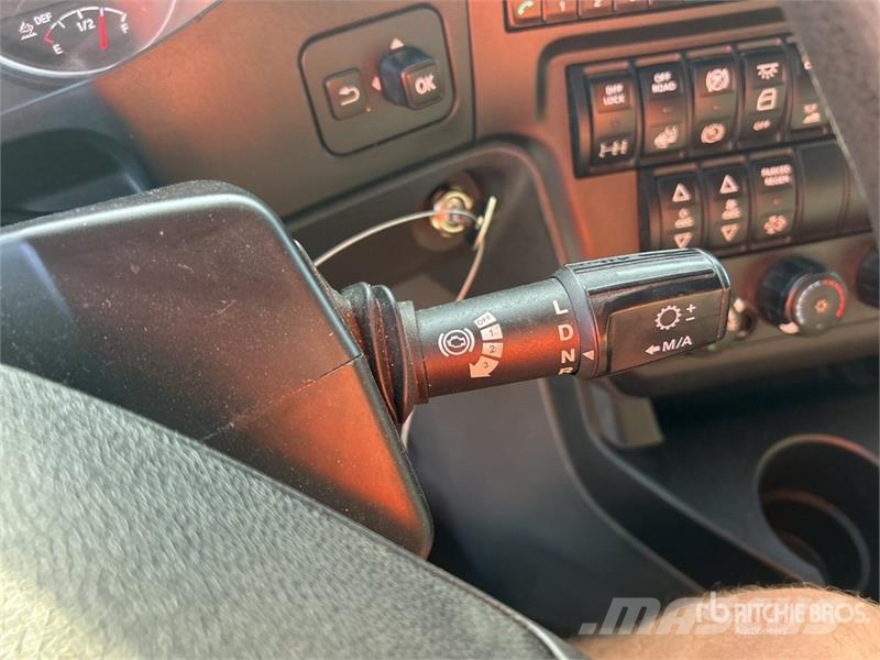 International LT625 Тягачі