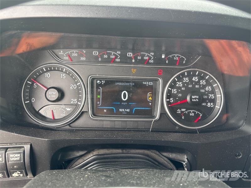 International LT625 Тягачі