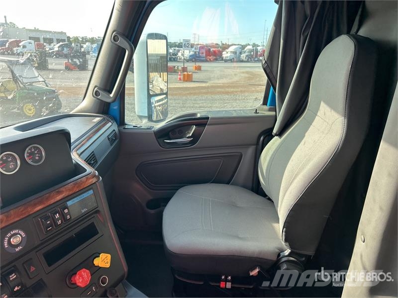 International LT625 Тягачі