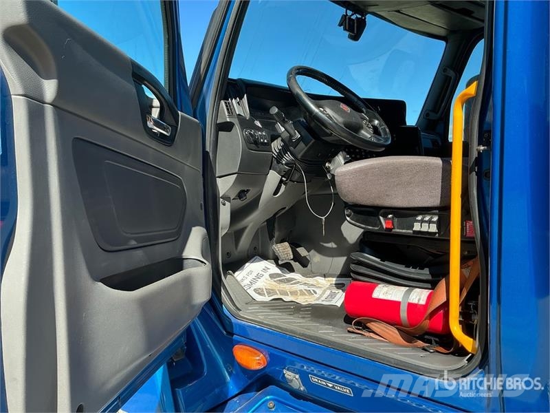 International LT625 Седельные тягачи