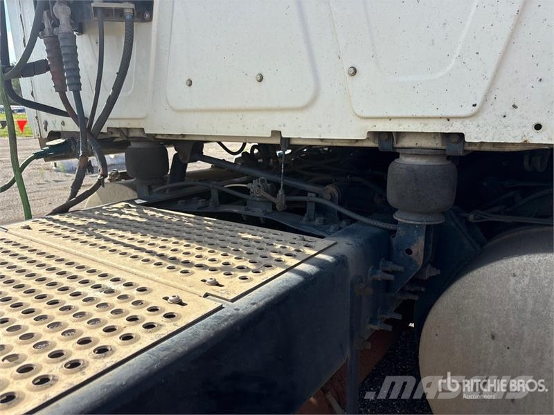 International LT625 트랙터 유닛