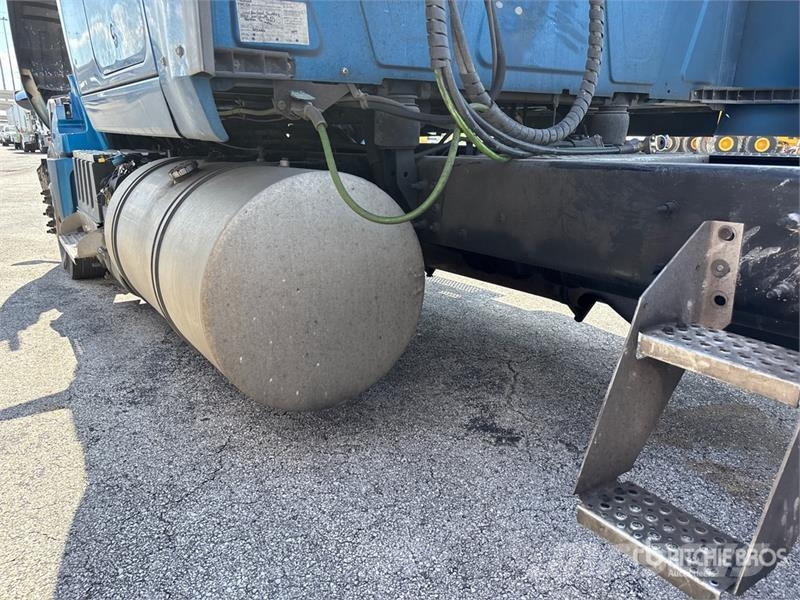International LT625 Truck Tractor Units