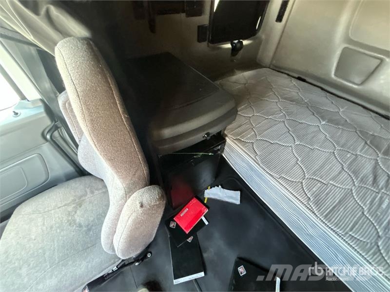 International LT625 트랙터 유닛