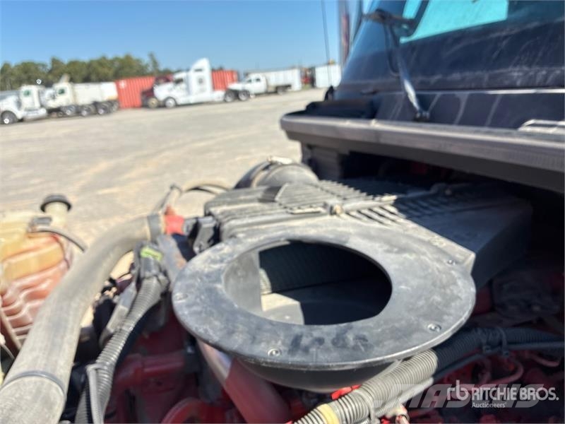 International LT625 Седельные тягачи
