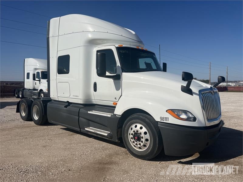 International LT625 트랙터 유닛