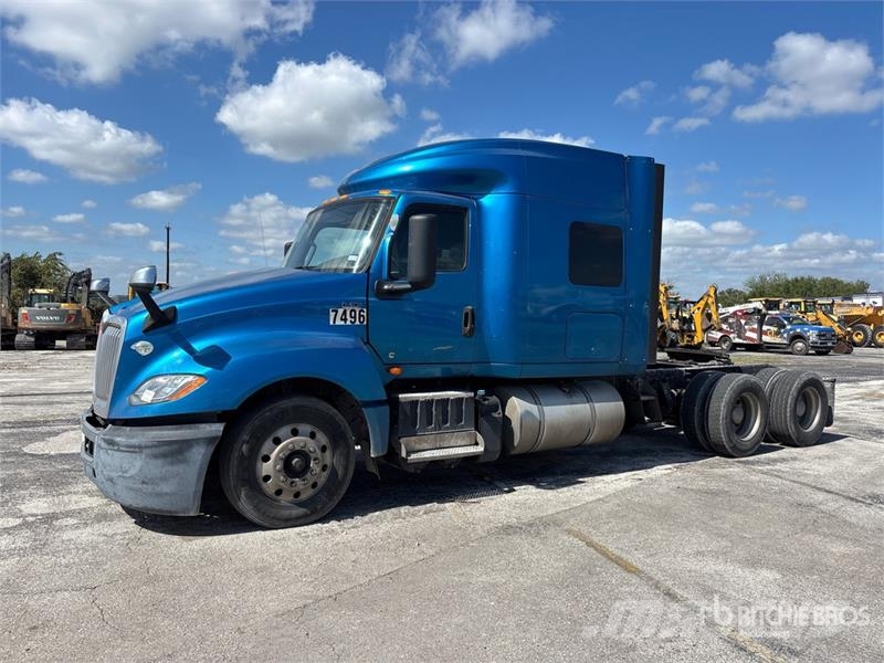 International LT625 Truck Tractor Units