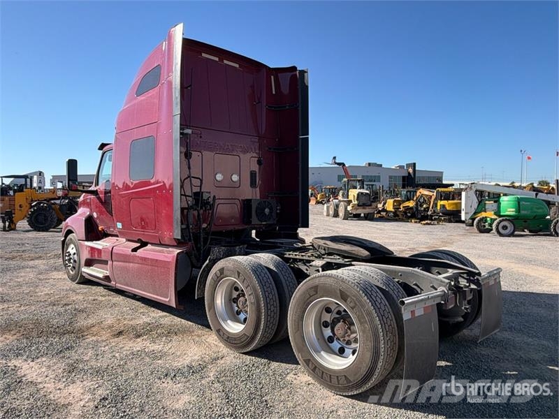 International LT625 Cabezas tractoras