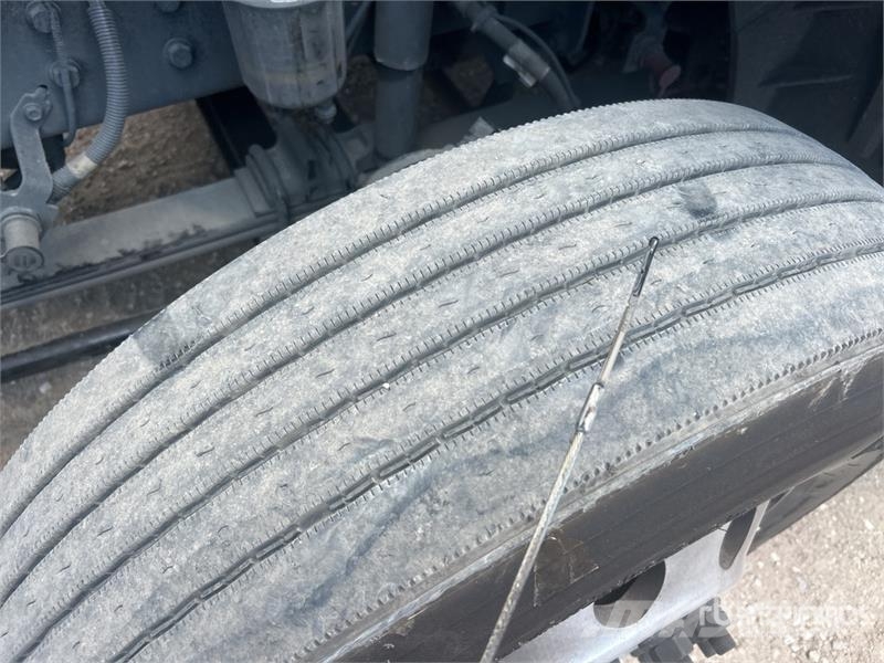 International LT625 트랙터 유닛