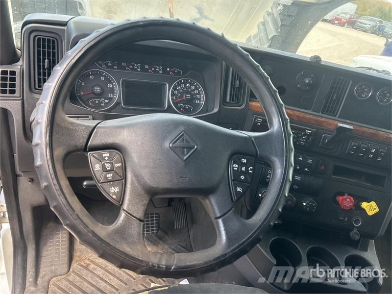 International LT625 트랙터 유닛