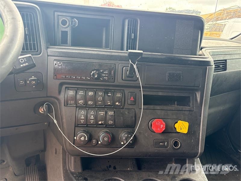 International LT625 Autotractoare