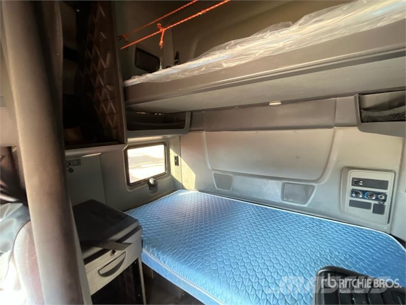 International LT625 Седельные тягачи