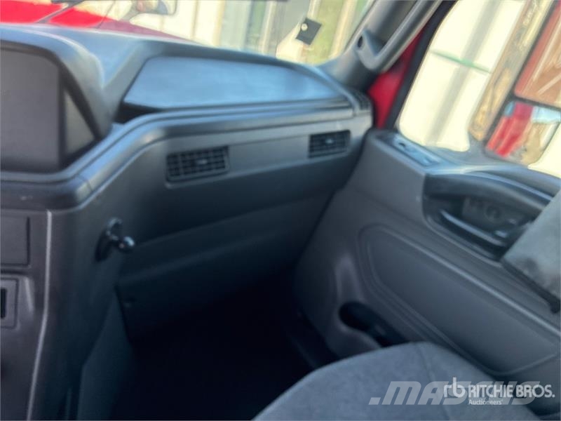 International LT625 Седельные тягачи