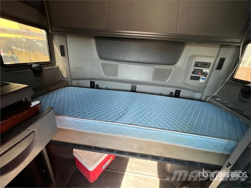 International LT625 Седельные тягачи