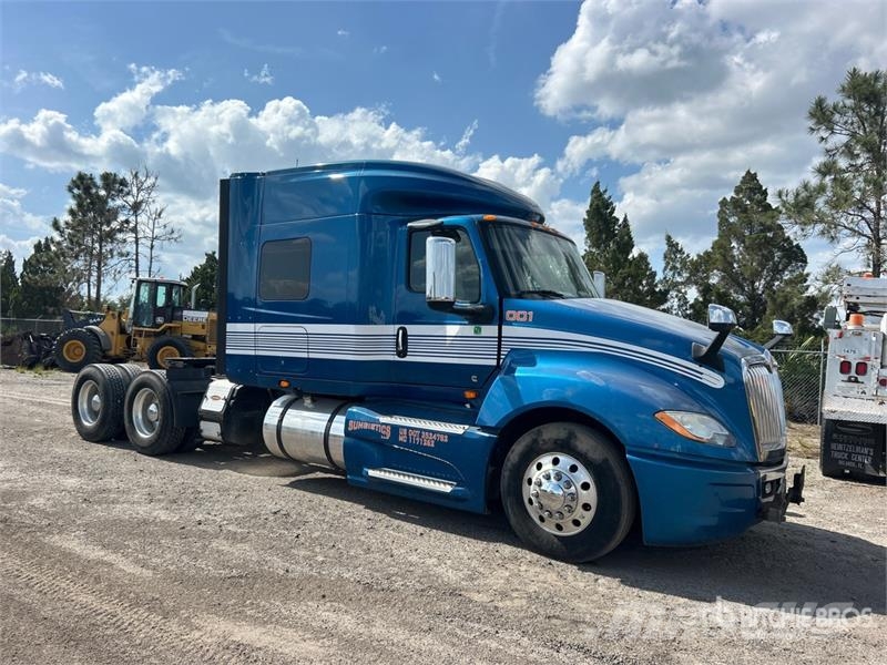 International LT625 Prime Movers