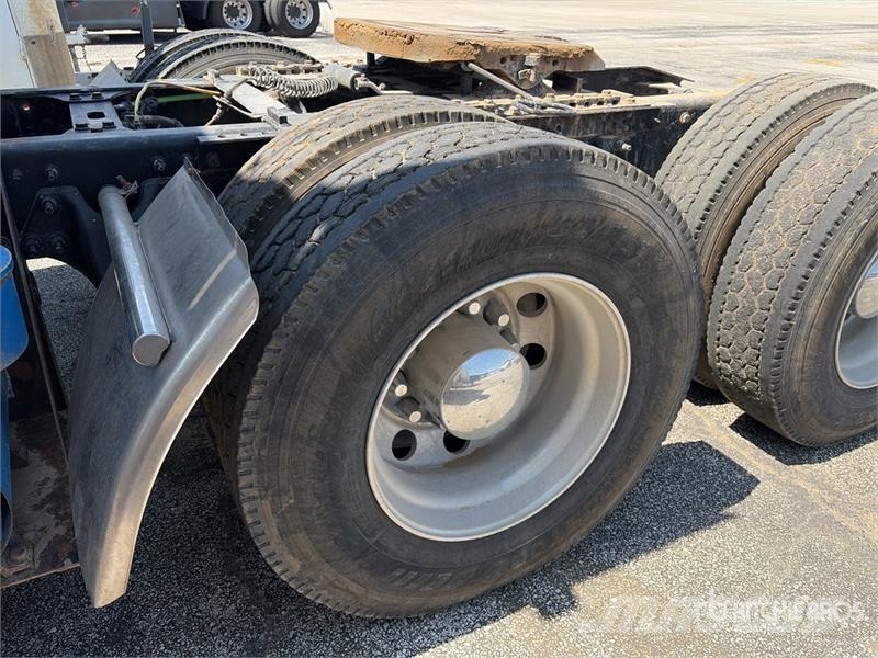International LT625 وحدات الجر