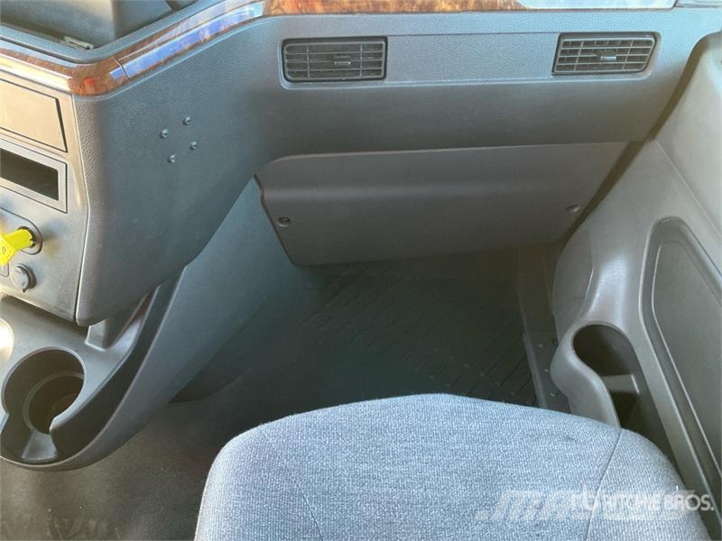 International LT625 Седельные тягачи