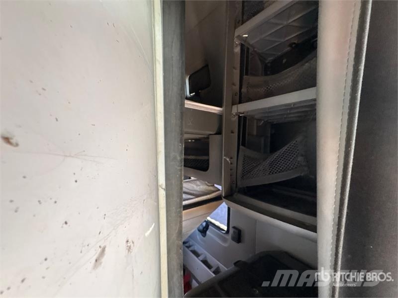 International LT625 트랙터 유닛