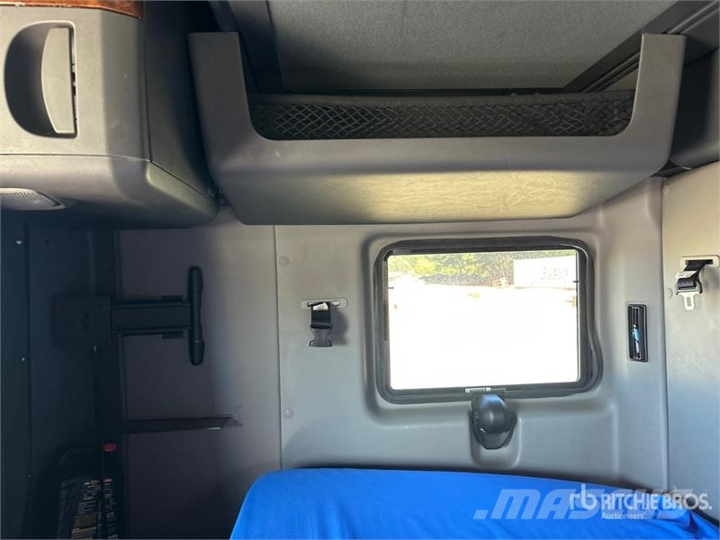 International LT625 Седельные тягачи