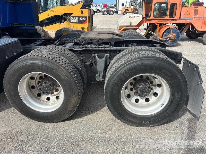 International LT625 Тягачі