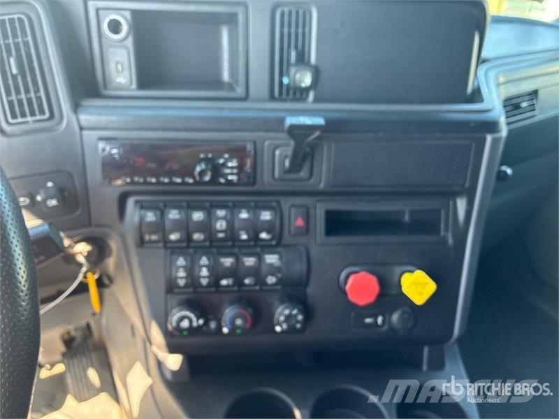 International LT625 Седельные тягачи