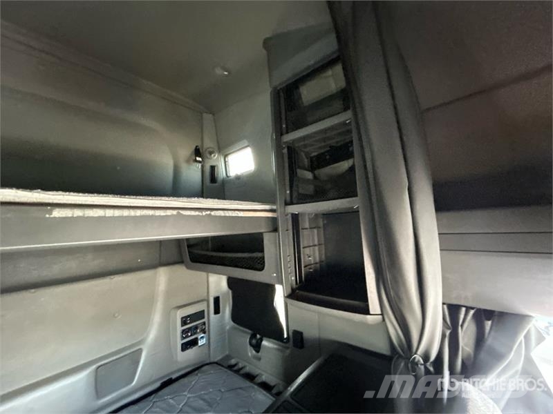 International LT625 트랙터 유닛
