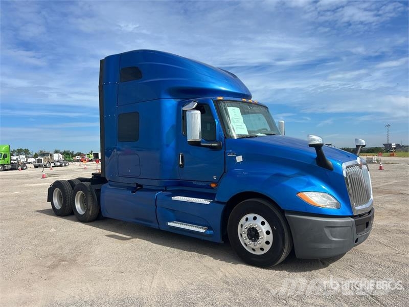 International LT625 Тягачі