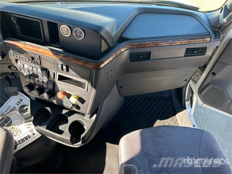 International LT625 Седельные тягачи