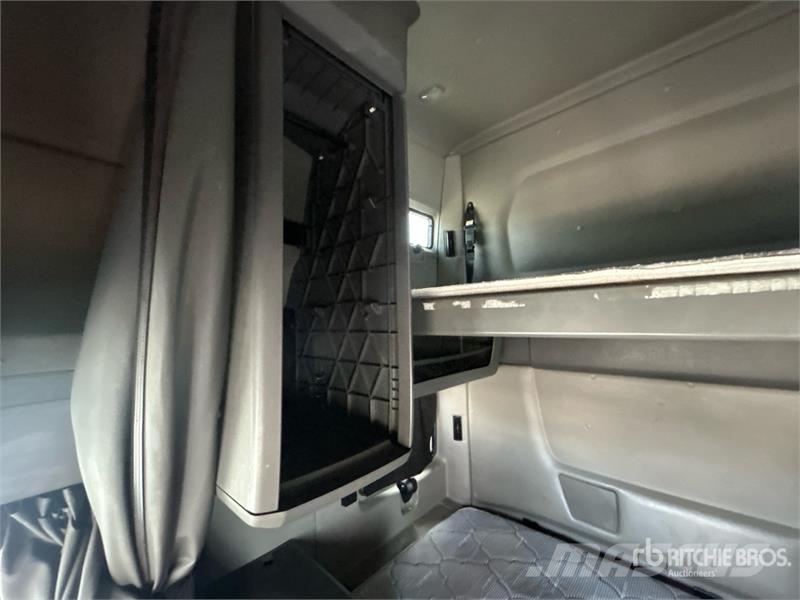 International LT625 트랙터 유닛