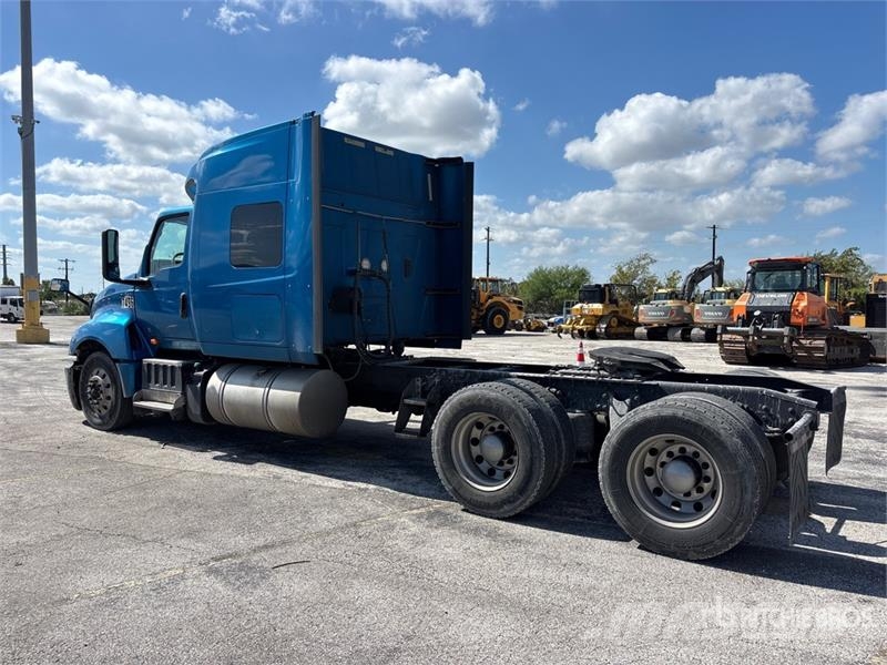 International LT625 Truck Tractor Units