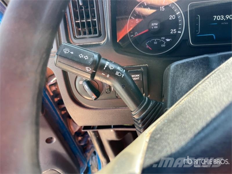 International LT625 Седельные тягачи
