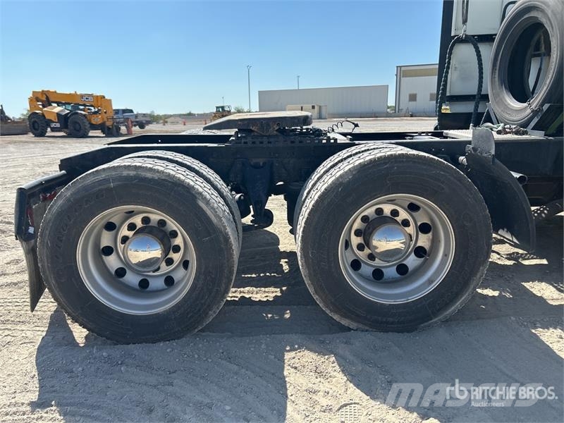 International LT625 Autotractoare