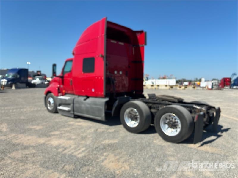 International LT625 Седельные тягачи